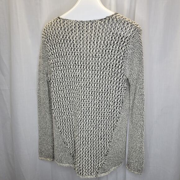 Design Lab Black and Ivory V-Neck Boucle Style Sweater, M - Picture 7 of 7